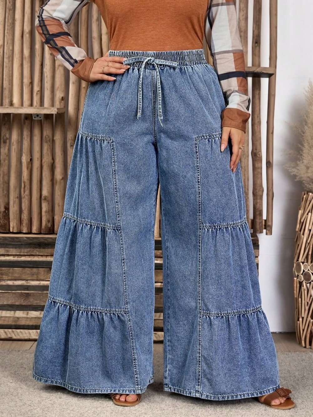 Light Wash Women's Plus Size Washed Wide Leg Jeans